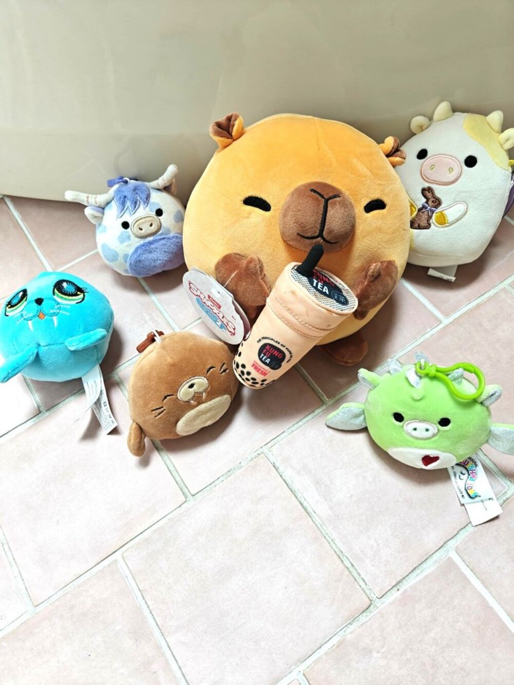 Bundle of 4 Squishmallows, 1 Littlest Pet Shop and 1 Snackles, New